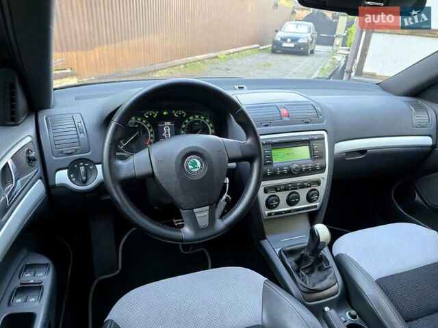 Чорний Шкода Октавія, об'ємом двигуна 2 л та пробігом 239 тис. км за 7300 $, фото 100 на Automoto.ua