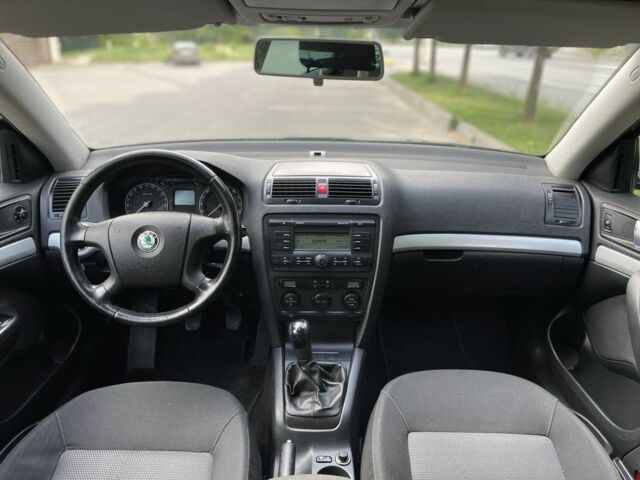 Чорний Шкода Октавія, об'ємом двигуна 1.6 л та пробігом 238 тис. км за 6550 $, фото 9 на Automoto.ua