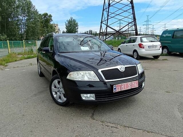 Черный Шкода Октавия, объемом двигателя 1.8 л и пробегом 205 тыс. км за 6700 $, фото 3 на Automoto.ua