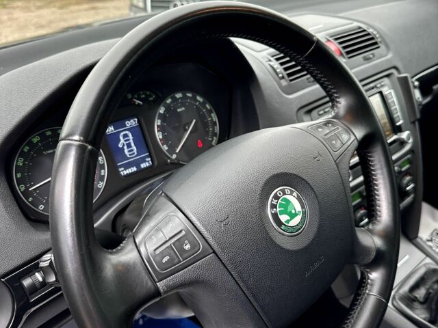 Чорний Шкода Октавія, об'ємом двигуна 1.8 л та пробігом 194 тис. км за 7200 $, фото 9 на Automoto.ua