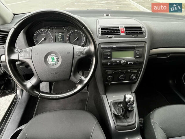 Чорний Шкода Октавія, об'ємом двигуна 1.8 л та пробігом 149 тис. км за 7399 $, фото 47 на Automoto.ua