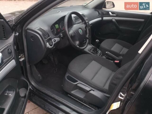 Чорний Шкода Октавія, об'ємом двигуна 1.6 л та пробігом 201 тис. км за 5800 $, фото 23 на Automoto.ua