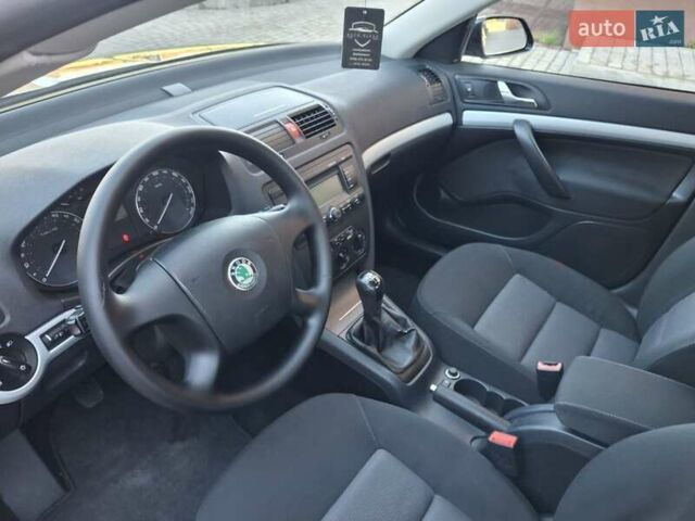 Чорний Шкода Октавія, об'ємом двигуна 1.8 л та пробігом 261 тис. км за 6800 $, фото 9 на Automoto.ua