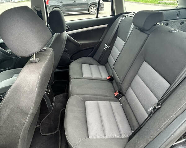 Черный Шкода Октавия, объемом двигателя 1.6 л и пробегом 255 тыс. км за 8500 $, фото 12 на Automoto.ua