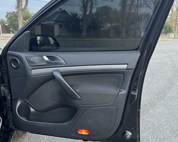 Чорний Шкода Октавія, об'ємом двигуна 1.6 л та пробігом 239 тис. км за 7800 $, фото 5 на Automoto.ua