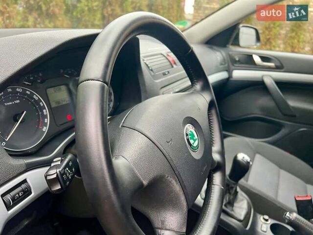 Черный Шкода Октавия, объемом двигателя 1.6 л и пробегом 198 тыс. км за 6700 $, фото 69 на Automoto.ua