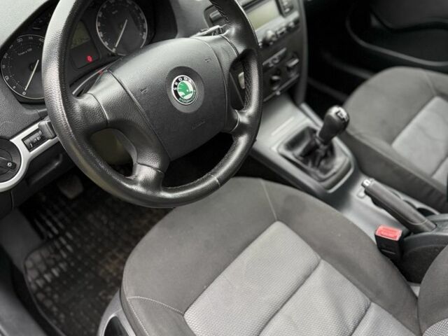 Чорний Шкода Октавія, об'ємом двигуна 1.9 л та пробігом 300 тис. км за 3300 $, фото 10 на Automoto.ua