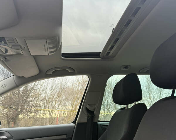 Черный Шкода Октавия, объемом двигателя 1.8 л и пробегом 197 тыс. км за 6500 $, фото 13 на Automoto.ua