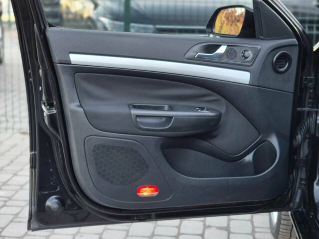 Черный Шкода Октавия, объемом двигателя 1.6 л и пробегом 239 тыс. км за 6955 $, фото 8 на Automoto.ua