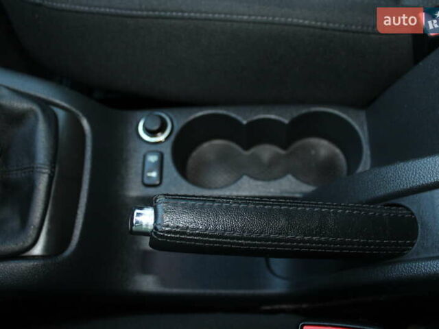 Черный Шкода Октавия, объемом двигателя 1.6 л и пробегом 215 тыс. км за 6390 $, фото 72 на Automoto.ua