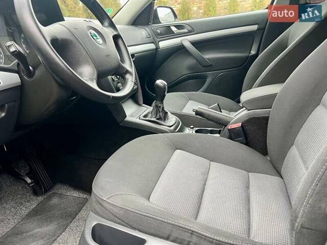 Черный Шкода Октавия, объемом двигателя 1.6 л и пробегом 198 тыс. км за 6700 $, фото 84 на Automoto.ua