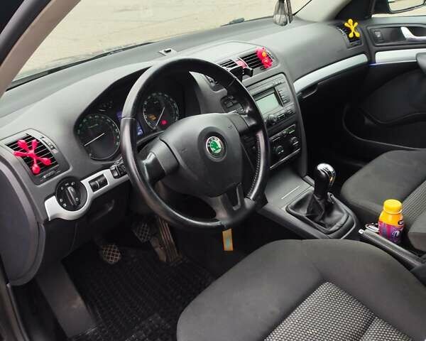 Чорний Шкода Октавія, об'ємом двигуна 1.8 л та пробігом 183 тис. км за 6950 $, фото 8 на Automoto.ua