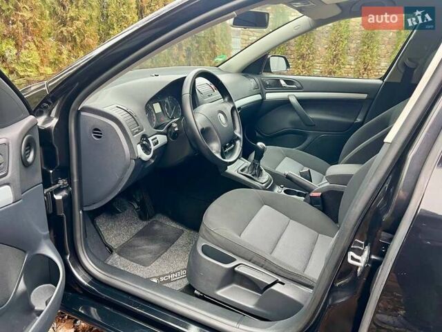 Черный Шкода Октавия, объемом двигателя 1.6 л и пробегом 198 тыс. км за 6700 $, фото 67 на Automoto.ua