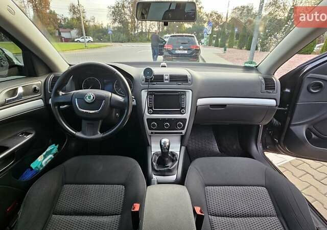 Чорний Шкода Октавія, об'ємом двигуна 1.8 л та пробігом 216 тис. км за 7700 $, фото 8 на Automoto.ua