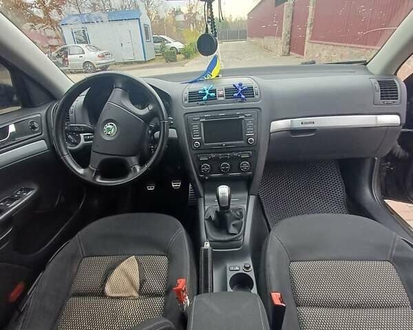 Черный Шкода Октавия, объемом двигателя 2 л и пробегом 312 тыс. км за 6800 $, фото 14 на Automoto.ua