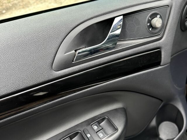 Чорний Шкода Октавія, об'ємом двигуна 1.8 л та пробігом 194 тис. км за 7200 $, фото 7 на Automoto.ua