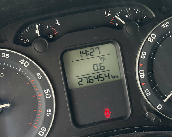 Черный Шкода Октавия, объемом двигателя 2 л и пробегом 276 тыс. км за 6700 $, фото 41 на Automoto.ua