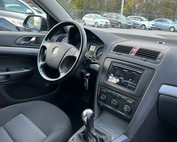 Чорний Шкода Октавія, об'ємом двигуна 1.6 л та пробігом 210 тис. км за 6900 $, фото 15 на Automoto.ua