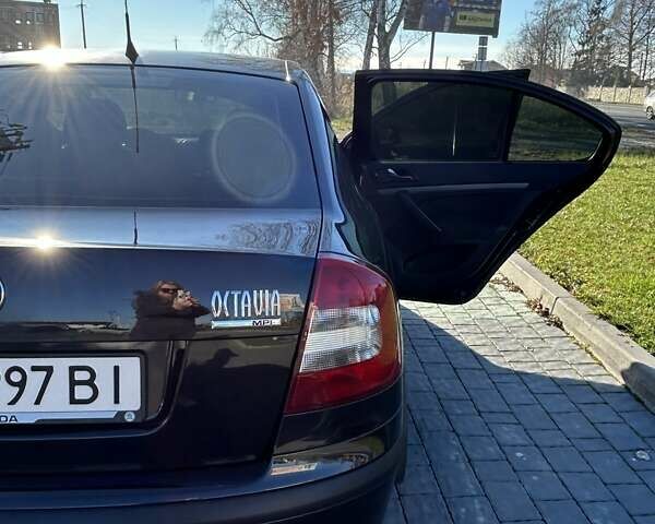 Чорний Шкода Октавія, об'ємом двигуна 1.6 л та пробігом 341 тис. км за 6200 $, фото 4 на Automoto.ua