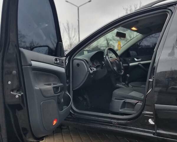 Черный Шкода Октавия, объемом двигателя 1.6 л и пробегом 214 тыс. км за 7499 $, фото 7 на Automoto.ua