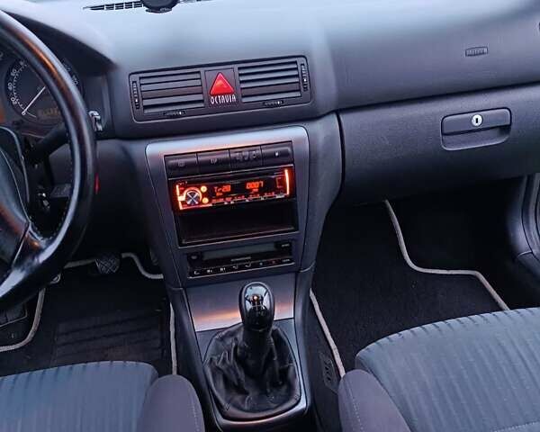 Черный Шкода Октавия, объемом двигателя 1.6 л и пробегом 193 тыс. км за 5700 $, фото 6 на Automoto.ua