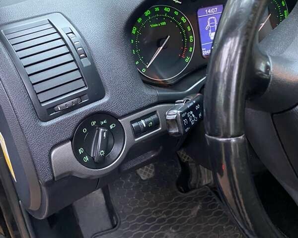 Черный Шкода Октавия, объемом двигателя 1.6 л и пробегом 206 тыс. км за 6000 $, фото 17 на Automoto.ua