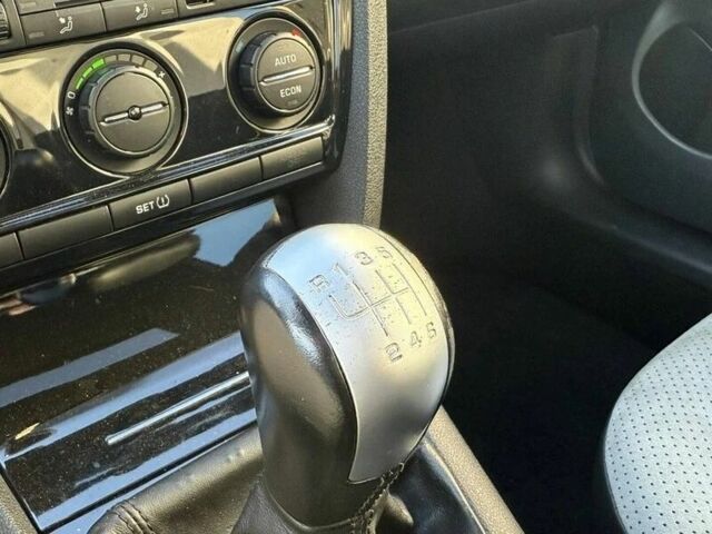 Черный Шкода Октавия, объемом двигателя 2 л и пробегом 254 тыс. км за 2200 $, фото 14 на Automoto.ua