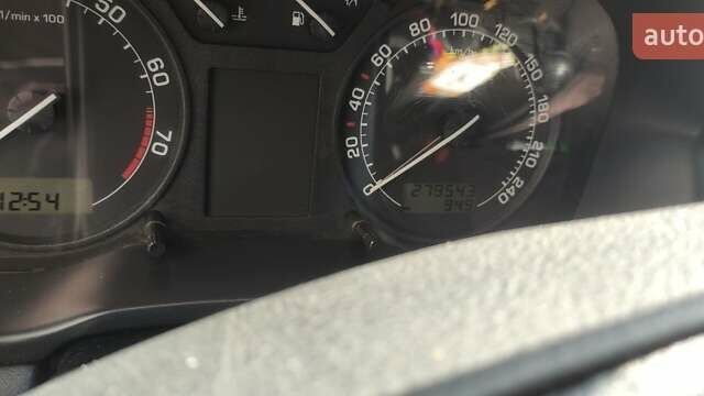 Черный Шкода Октавия, объемом двигателя 1.6 л и пробегом 279 тыс. км за 4900 $, фото 6 на Automoto.ua