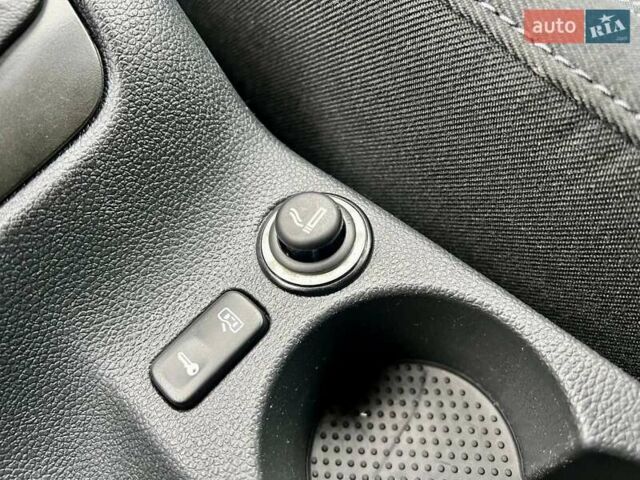 Черный Шкода Октавия, объемом двигателя 1.6 л и пробегом 198 тыс. км за 6700 $, фото 79 на Automoto.ua