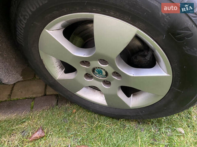 Черный Шкода Октавия, объемом двигателя 1.6 л и пробегом 230 тыс. км за 6800 $, фото 10 на Automoto.ua