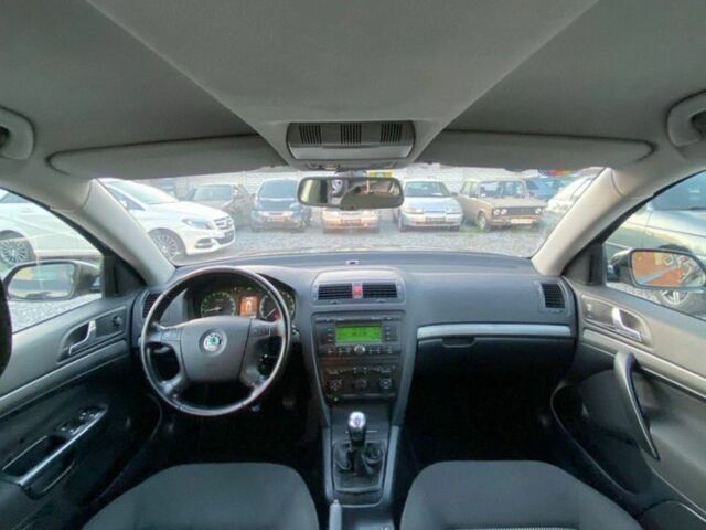 Чорний Шкода Октавія, об'ємом двигуна 1.8 л та пробігом 203 тис. км за 7500 $, фото 6 на Automoto.ua