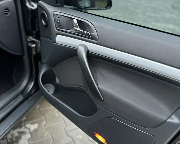 Черный Шкода Октавия, объемом двигателя 1.8 л и пробегом 233 тыс. км за 5600 $, фото 16 на Automoto.ua