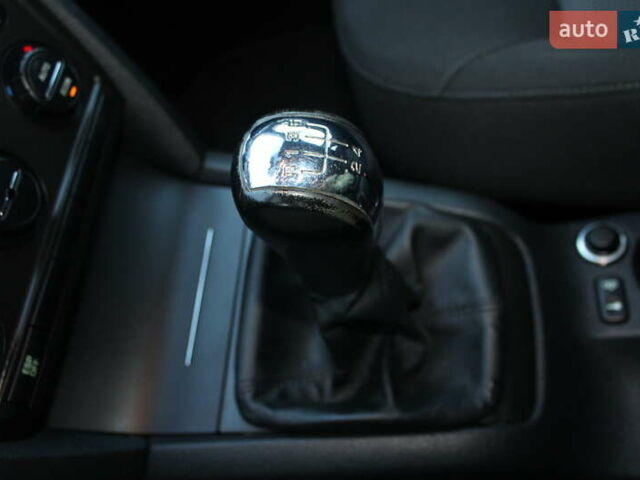 Черный Шкода Октавия, объемом двигателя 1.6 л и пробегом 215 тыс. км за 6390 $, фото 71 на Automoto.ua