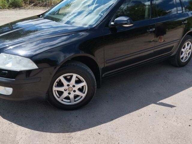 Чорний Шкода Октавія, об'ємом двигуна 2 л та пробігом 231 тис. км за 6700 $, фото 2 на Automoto.ua