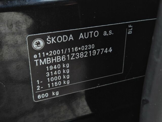 Черный Шкода Октавия, объемом двигателя 1.6 л и пробегом 239 тыс. км за 6955 $, фото 20 на Automoto.ua