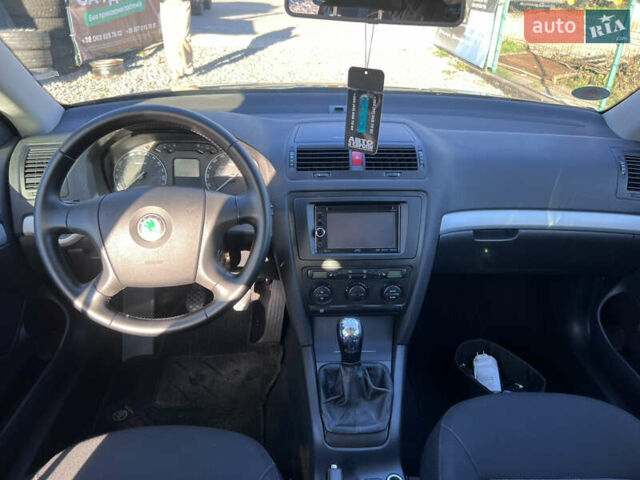 Чорний Шкода Октавія, об'ємом двигуна 1.6 л та пробігом 243 тис. км за 7499 $, фото 6 на Automoto.ua