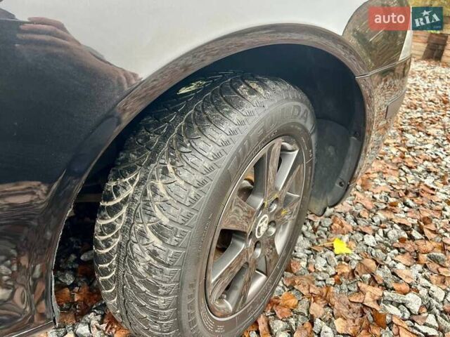 Черный Шкода Октавия, объемом двигателя 1.6 л и пробегом 198 тыс. км за 6700 $, фото 154 на Automoto.ua