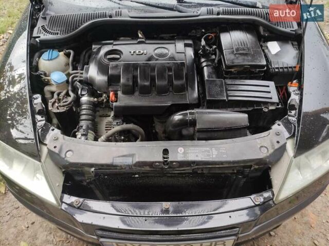 Черный Шкода Октавия, объемом двигателя 1.9 л и пробегом 260 тыс. км за 5600 $, фото 1 на Automoto.ua