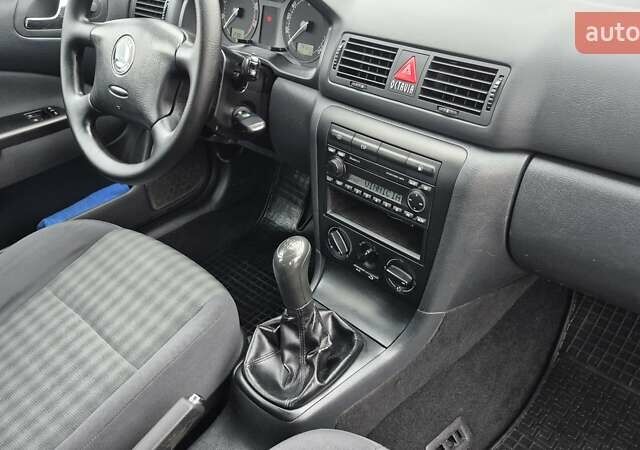 Чорний Шкода Октавія, об'ємом двигуна 1.6 л та пробігом 197 тис. км за 5900 $, фото 22 на Automoto.ua