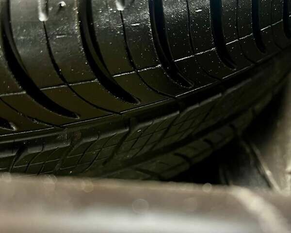 Черный Шкода Октавия, объемом двигателя 1.6 л и пробегом 198 тыс. км за 6700 $, фото 125 на Automoto.ua