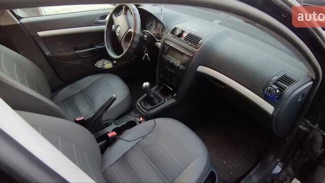 Черный Шкода Октавия, объемом двигателя 1.9 л и пробегом 355 тыс. км за 5100 $, фото 10 на Automoto.ua