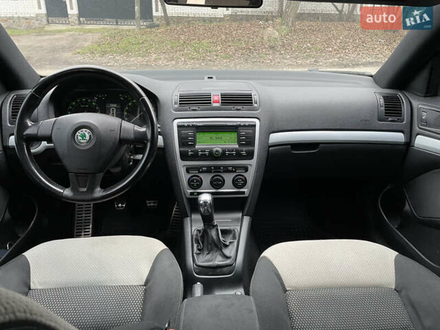 Черный Шкода Октавия, объемом двигателя 2 л и пробегом 291 тыс. км за 7400 $, фото 9 на Automoto.ua