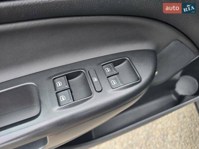 Черный Шкода Октавия, объемом двигателя 2 л и пробегом 245 тыс. км за 9199 $, фото 17 на Automoto.ua