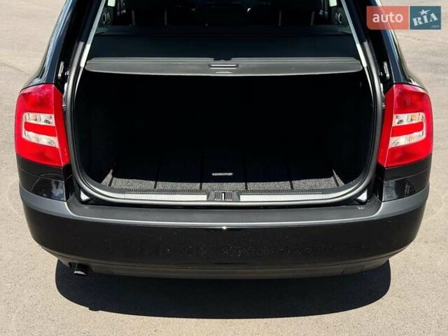 Черный Шкода Октавия, объемом двигателя 1.6 л и пробегом 201 тыс. км за 6900 $, фото 11 на Automoto.ua