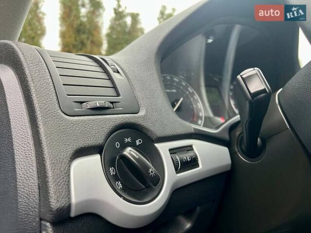 Черный Шкода Октавия, объемом двигателя 1.6 л и пробегом 198 тыс. км за 6700 $, фото 80 на Automoto.ua