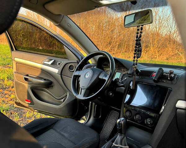 Шкода Октавия 2008 в Пятихатках на Automoto.ua Черный Шкода Октавия, объемом двигателя 1.8 л и пробегом 220 тыс. км за 7400 $, фото 3 на Automoto.ua