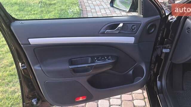 Черный Шкода Октавия, объемом двигателя 1.6 л и пробегом 245 тыс. км за 6999 $, фото 6 на Automoto.ua