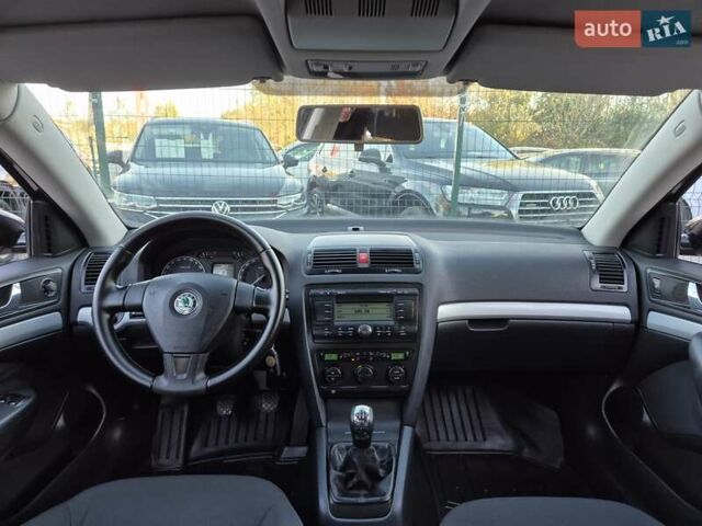 Чорний Шкода Октавія, об'ємом двигуна 1.6 л та пробігом 239 тис. км за 6955 $, фото 47 на Automoto.ua