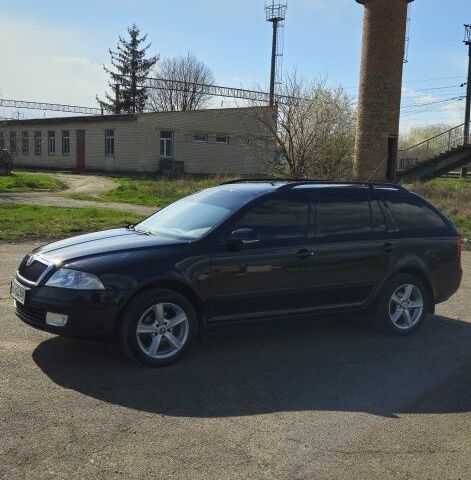 Черный Шкода Октавия, объемом двигателя 1.6 л и пробегом 252 тыс. км за 6200 $, фото 2 на Automoto.ua