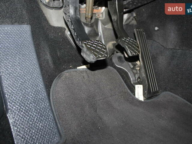 Черный Шкода Октавия, объемом двигателя 1.6 л и пробегом 215 тыс. км за 6390 $, фото 81 на Automoto.ua